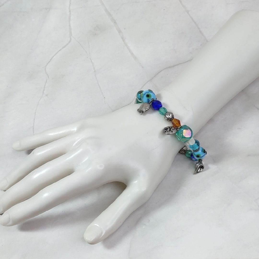 Artisan Crafted Lampwork Art GlassShell Charm Bracelet 12$